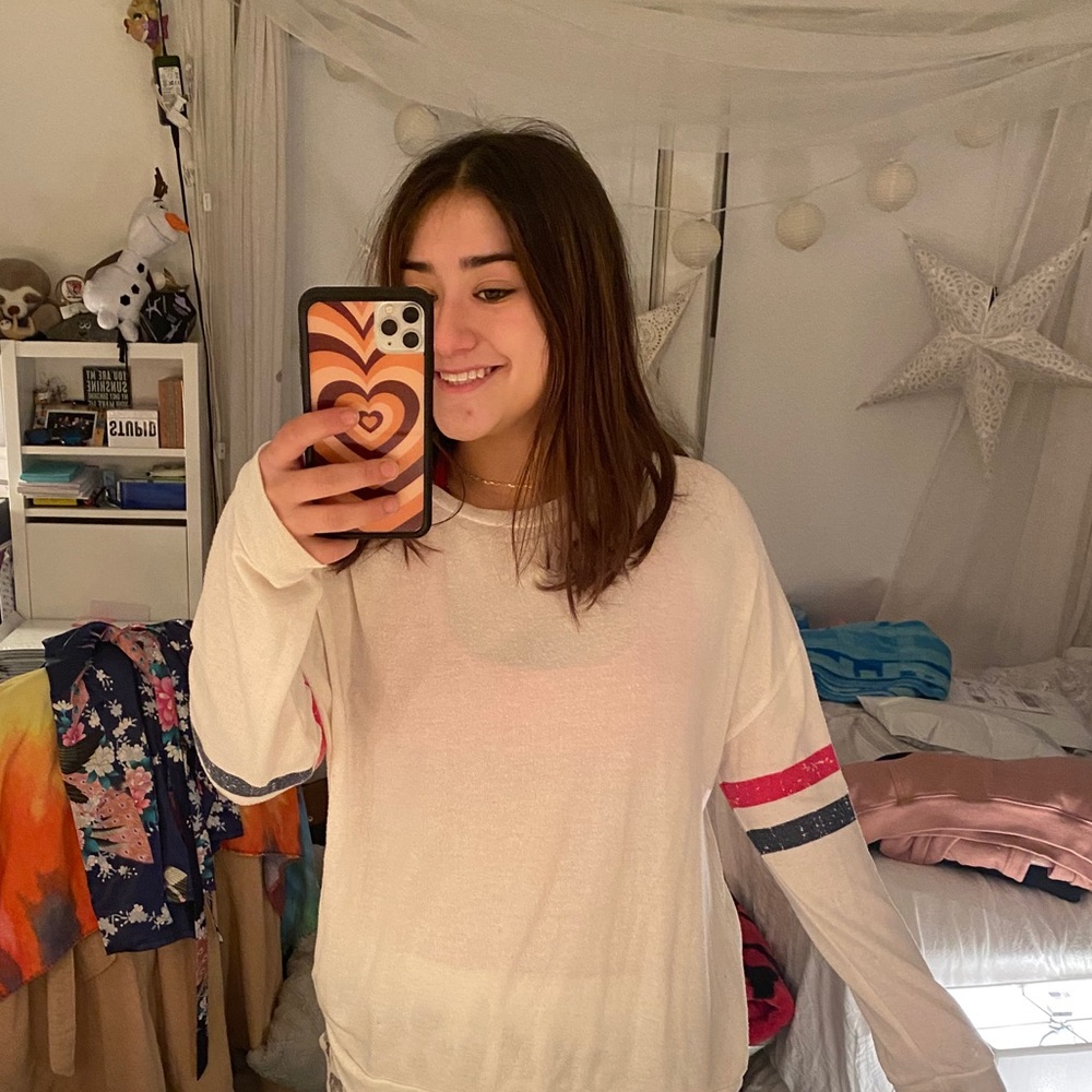 White comfy long sleeve size medium